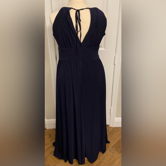 Plus Dress - Picture 5 of 8